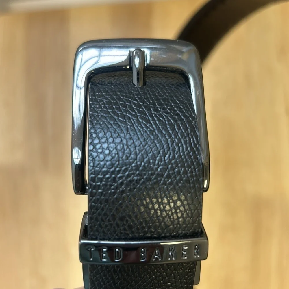 Ted Baker Pebbled Brown and Black Reversible Men’s Belt Size 40